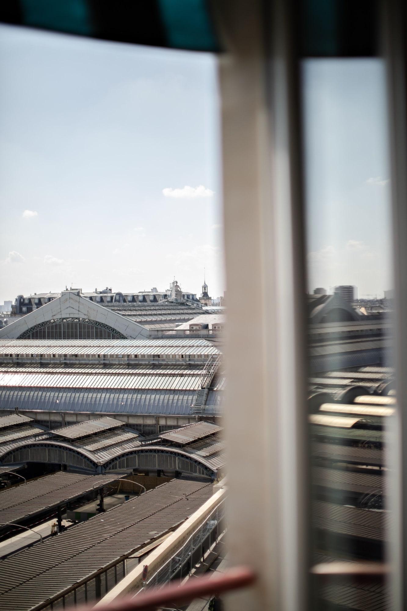 Hotel Les Deux Gares Paris Bagian luar foto