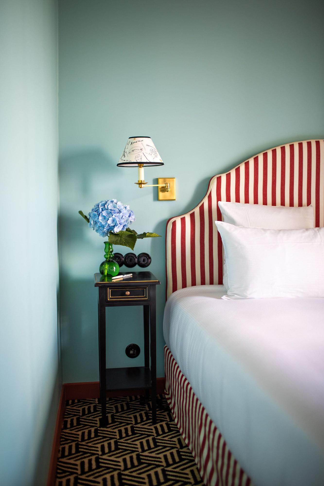 Hotel Les Deux Gares Paris Bagian luar foto